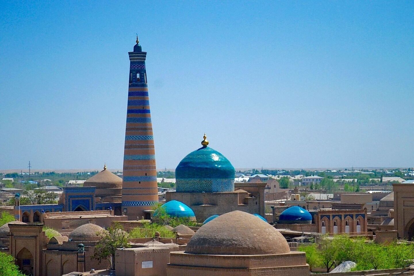 25-khiva-islamkhodja-minaret-and-pakhalavan-makhmud-mausoleum-uzbekistan