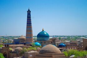 25-khiva-islamkhodja-minaret-and-pakhalavan-makhmud-mausoleum-uzbekistan