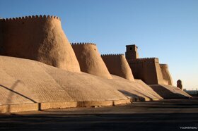 1650497922_26-sportishka-com-p-khiva-uzbekistan-dostoprimechatelnosti-kra-29-optimized